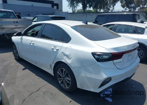 2022 Kia Forte Lxs z USA, uszkodzony, nr VIN 3KPF24AD1NE500177